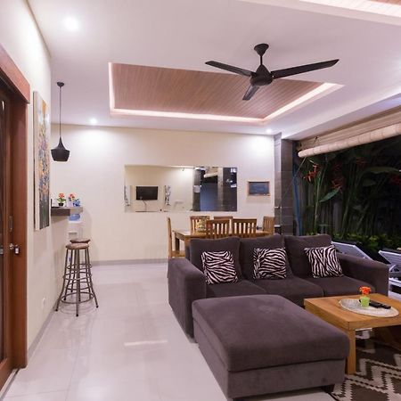 סמיניאק Villa Hitam Putih Legian Bali מראה חיצוני תמונה