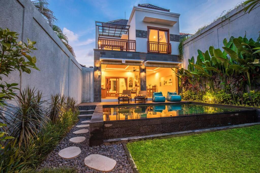 סמיניאק Villa Hitam Putih Legian Bali מראה חיצוני תמונה