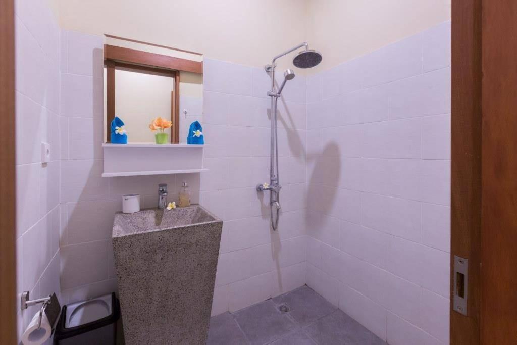 סמיניאק Villa Hitam Putih Legian Bali מראה חיצוני תמונה