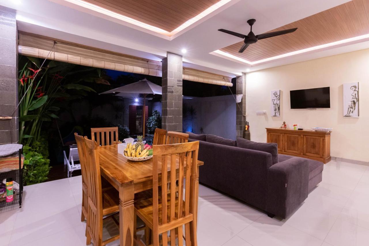 סמיניאק Villa Hitam Putih Legian Bali מראה חיצוני תמונה